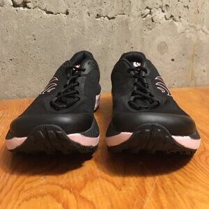TOPO ATHLETIC MTN RACER 3 Womens Running Shoes Size 9 BLACK/MAUVE NO BOX EUC